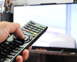 痛くならない長時間テレビを見る方法